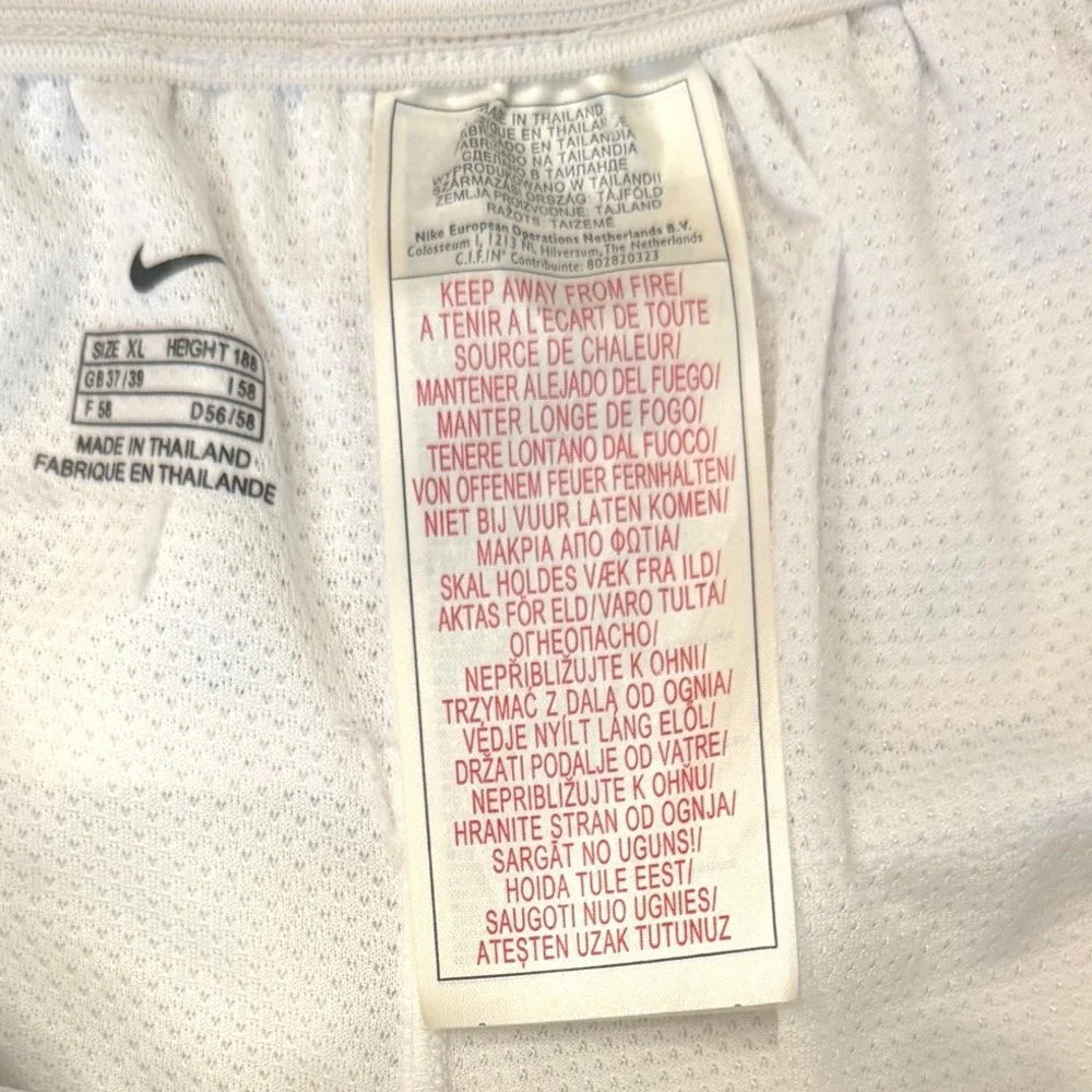 Vintage Nike Manchester United Football Training Shorts 2002-2004 Crest EPL